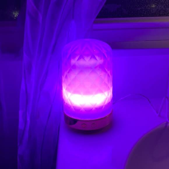 Color changing diffuser - Picture 3 of 3